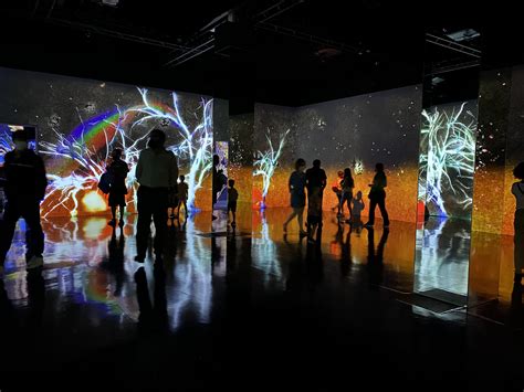 what is immersive art and how does it engage the senses?